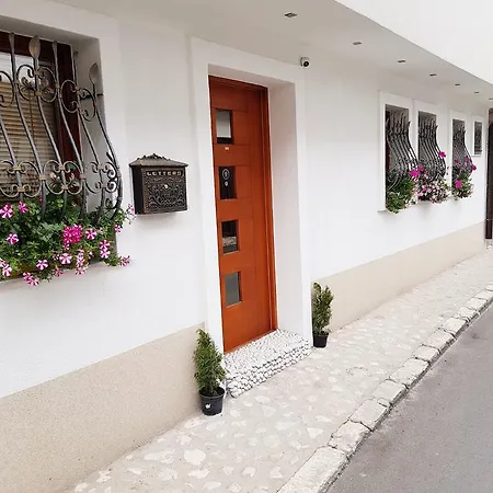 Herc Apartament *