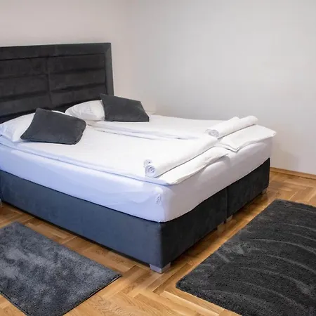 Herc Apartament *
