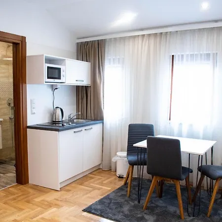 Herc Apartament *